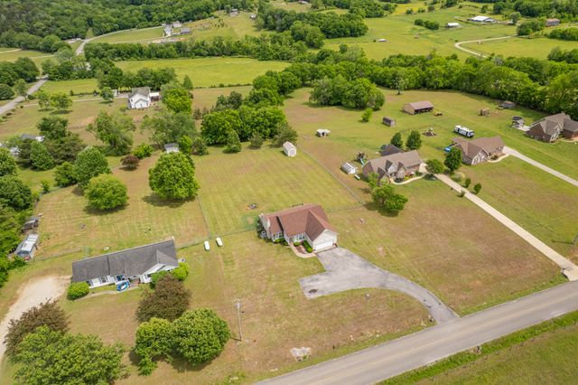 2448 Gene Fitzgerald Rd, Columbia, TN 38401