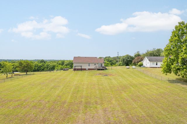 2448 Gene Fitzgerald Rd, Columbia, TN 38401