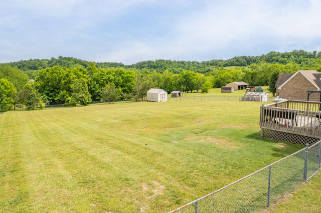 2448 Gene Fitzgerald Rd, Columbia, TN 38401