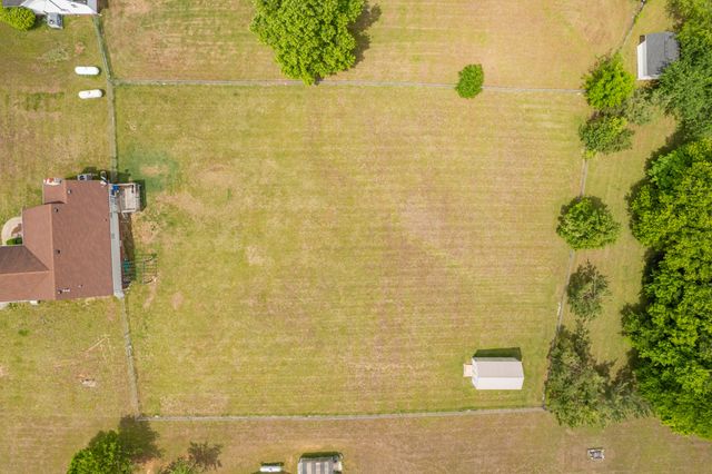 2448 Gene Fitzgerald Rd, Columbia, TN 38401