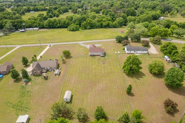 2448 Gene Fitzgerald Rd, Columbia, TN 38401