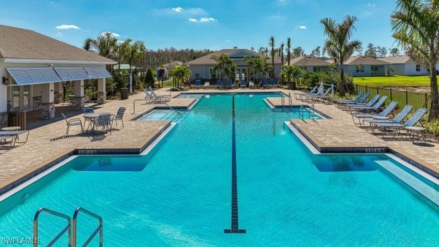 8471 EVERLY PRESERVE DR, Lehigh Acres, FL 33971