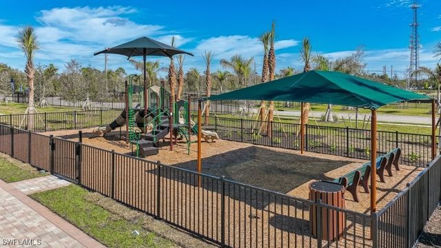 8471 EVERLY PRESERVE DR, Lehigh Acres, FL 33971