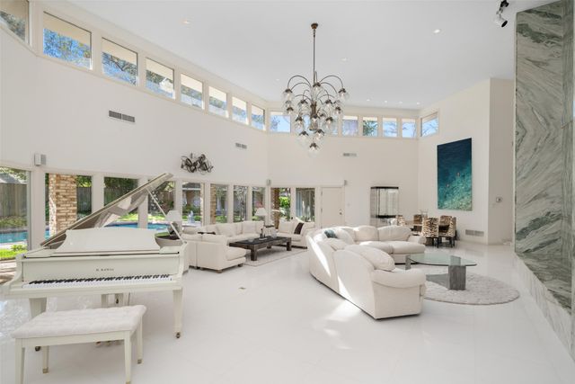 5045 Lakehill Court, Dallas, TX 75220