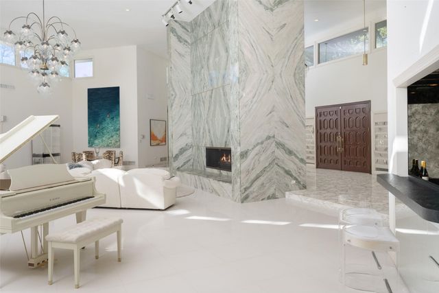 5045 Lakehill Court, Dallas, TX 75220