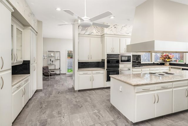 5045 Lakehill Court, Dallas, TX 75220