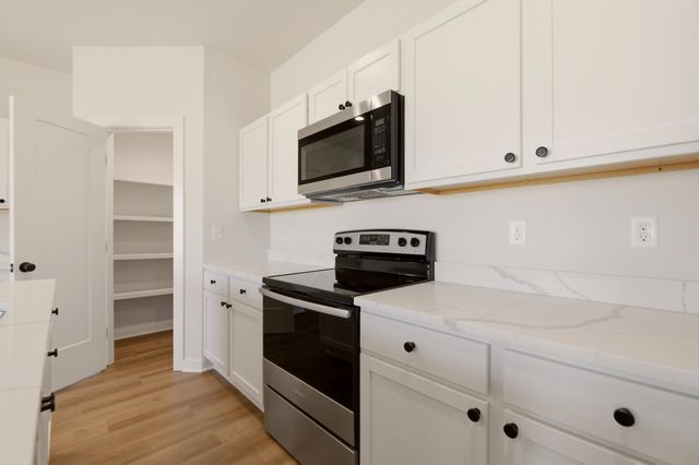 3402 E Thunder, Wichita, KS 67219