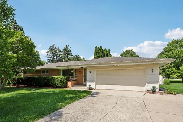 8173 S 28th STREET, Franklin, WI 53132