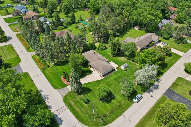 8173 S 28th STREET, Franklin, WI 53132