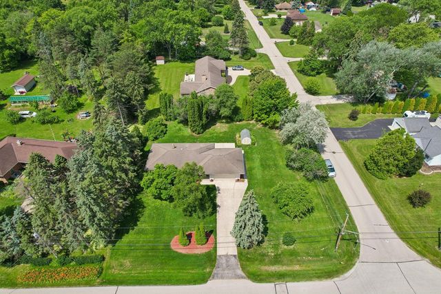 8173 S 28th STREET, Franklin, WI 53132