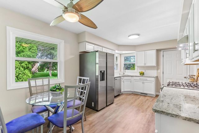 8173 S 28th STREET, Franklin, WI 53132