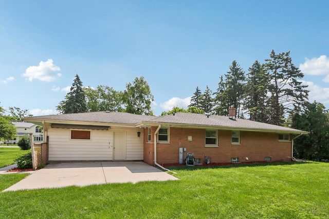 8173 S 28th STREET, Franklin, WI 53132