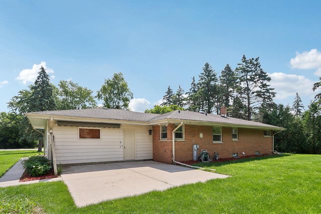 8173 S 28th STREET, Franklin, WI 53132
