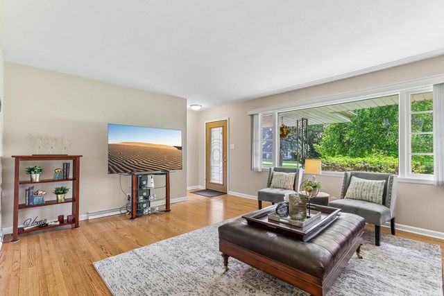 8173 S 28th STREET, Franklin, WI 53132
