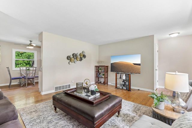 8173 S 28th STREET, Franklin, WI 53132
