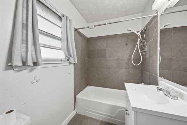 1101 W 14th Place, Claremore, OK 74017