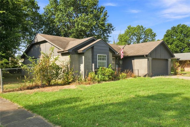 1101 W 14th Place, Claremore, OK 74017