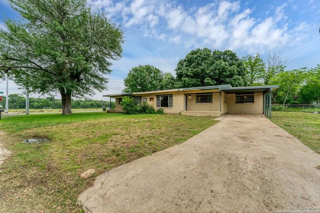 955 university LN, Seguin, TX 78155