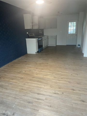 955 university LN, Seguin, TX 78155