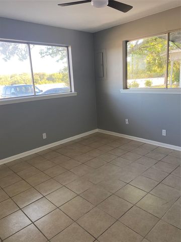 955 university LN, Seguin, TX 78155