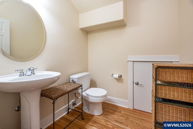 6216 SW Chestnut Dr, Corvallis, OR 97333