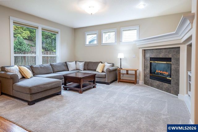 6216 SW Chestnut Dr, Corvallis, OR 97333