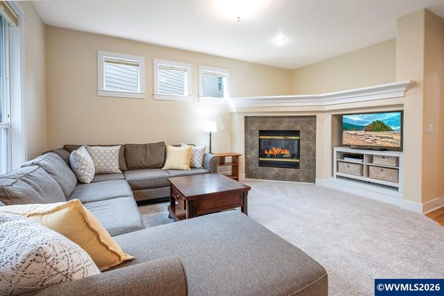 6216 SW Chestnut Dr, Corvallis, OR 97333