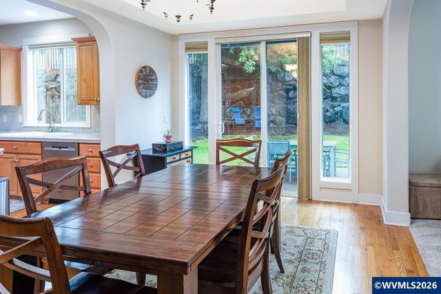 6216 SW Chestnut Dr, Corvallis, OR 97333