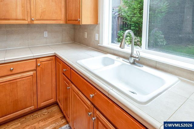6216 SW Chestnut Dr, Corvallis, OR 97333