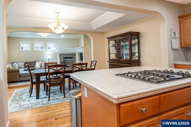 6216 SW Chestnut Dr, Corvallis, OR 97333