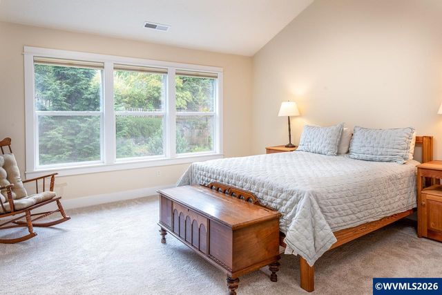 6216 SW Chestnut Dr, Corvallis, OR 97333