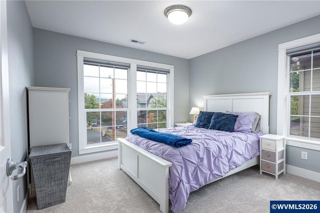 6216 SW Chestnut Dr, Corvallis, OR 97333