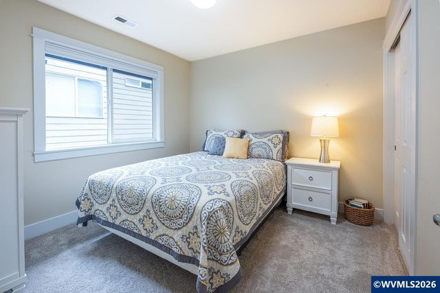 6216 SW Chestnut Dr, Corvallis, OR 97333