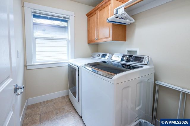 6216 SW Chestnut Dr, Corvallis, OR 97333