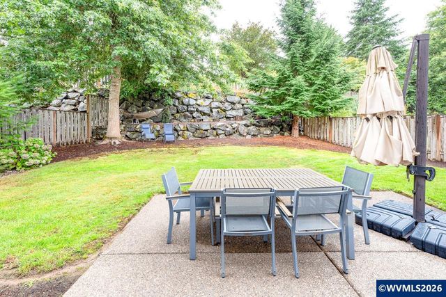 6216 SW Chestnut Dr, Corvallis, OR 97333