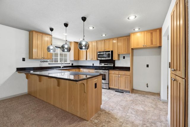1730 Colombard Ct, Escalon, CA 95320