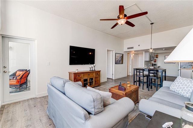 1301 NE Miami Gardens Dr 1721W, Miami, FL 33179