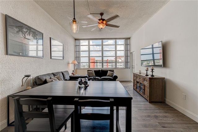 1301 NE Miami Gardens Dr 1721W, Miami, FL 33179