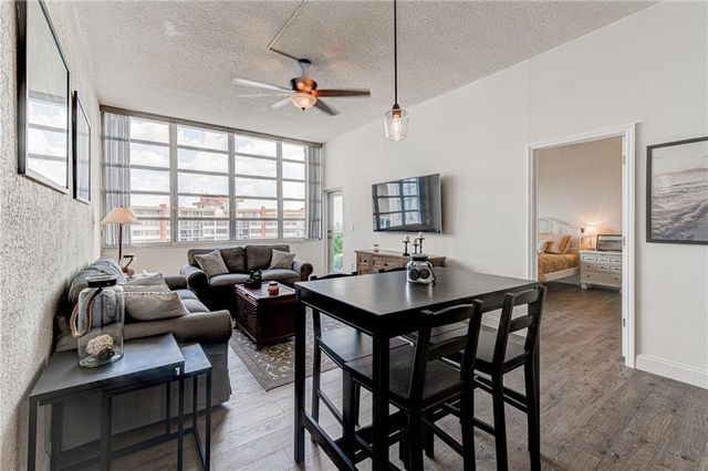 1301 NE Miami Gardens Dr 1721W, Miami, FL 33179