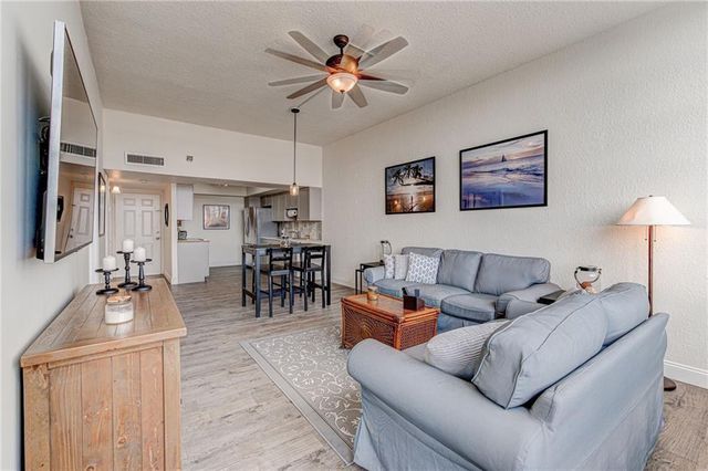 1301 NE Miami Gardens Dr 1721W, Miami, FL 33179