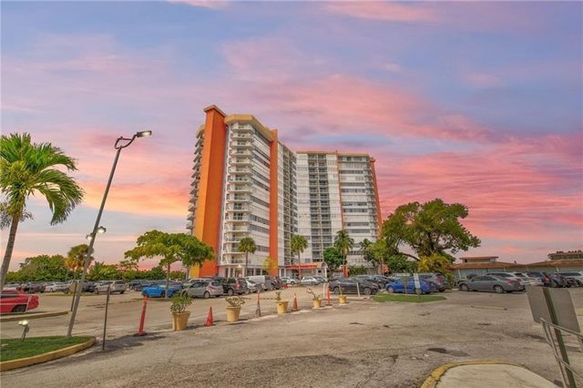 1301 NE Miami Gardens Dr 1721W, Miami, FL 33179