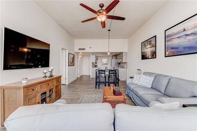 1301 NE Miami Gardens Dr 1721W, Miami, FL 33179