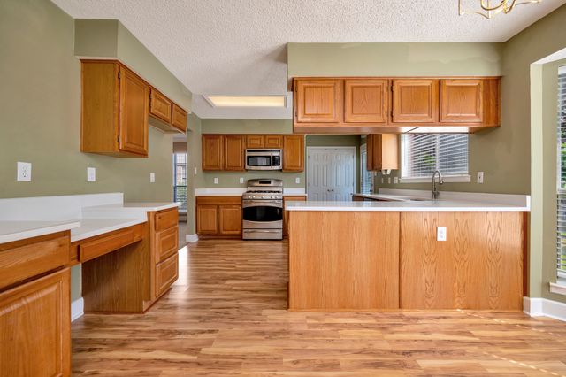 8000 Crazy Horse Lane, Fort Worth, TX 76137