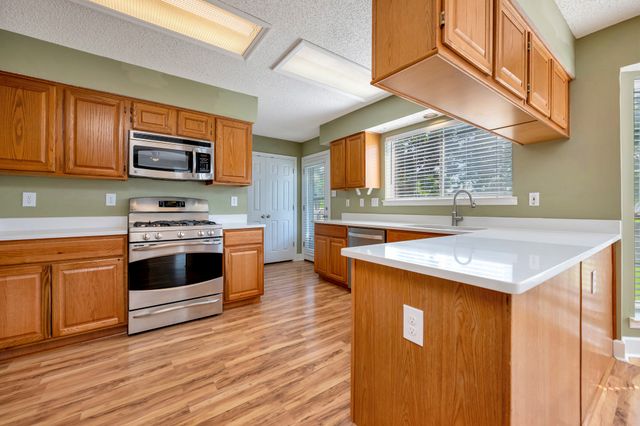 8000 Crazy Horse Lane, Fort Worth, TX 76137