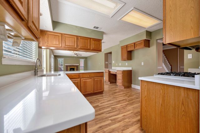 8000 Crazy Horse Lane, Fort Worth, TX 76137