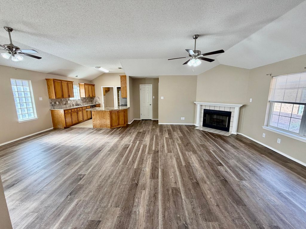 Image 2 of property listing at 3040 Laurel Oak Drive, San Angelo, TX 76904