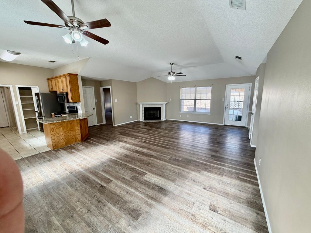 Image 3 of property listing at 3040 Laurel Oak Drive, San Angelo, TX 76904