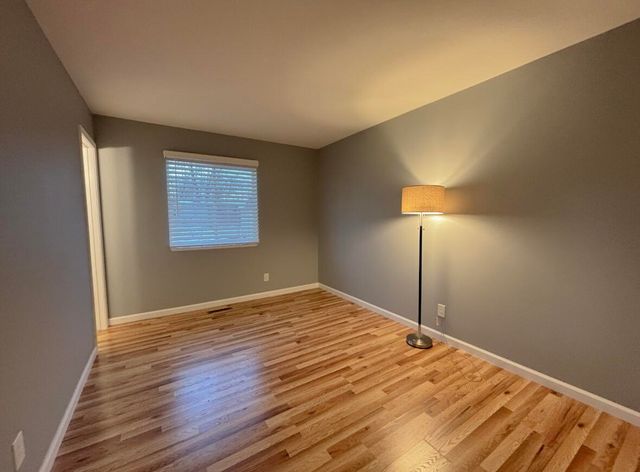 709 James Place, Griffith, IN 46319