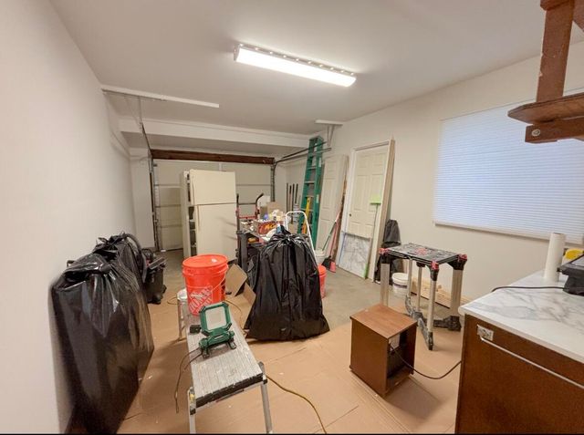 709 James Place, Griffith, IN 46319