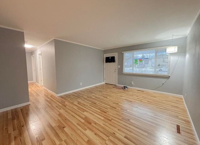 709 James Place, Griffith, IN 46319